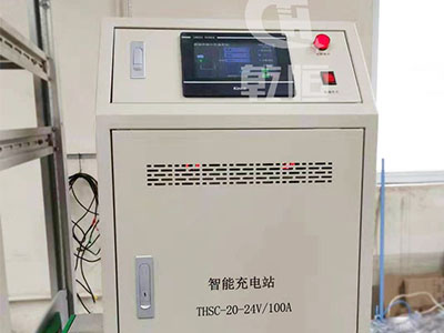 山西24V/100A自动伸缩充电机